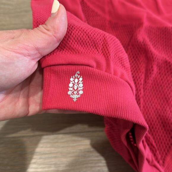 FP MOVEMENT Pink Running Through My Mind Sleevless‎ Cropped Tank Top Size Small - Picture 10 of 11